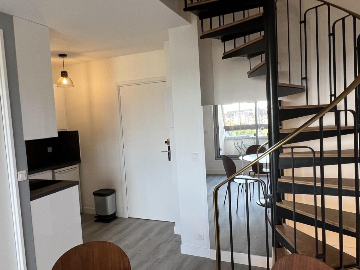 Cabourg : Duplex Renove 2 Pieces, Acces Direct Plage, Fibre, Parking, Cuisine Equipee, 4 Pers. - Fr-1-487-351 Екстериор снимка
