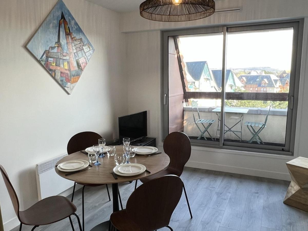 Cabourg : Duplex Renove 2 Pieces, Acces Direct Plage, Fibre, Parking, Cuisine Equipee, 4 Pers. - Fr-1-487-351 Екстериор снимка